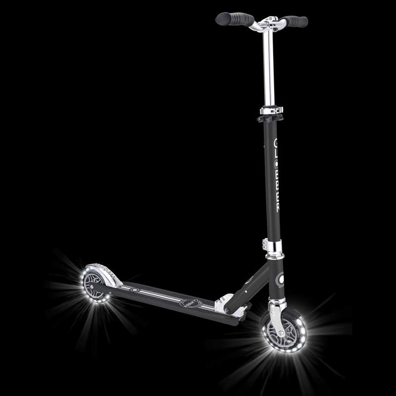 aluminieva-detska-trotinetka-globber-flow-element-lights-cherna-424768822